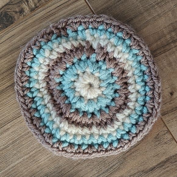 EUC Set of 4 handmade knit coasters - Picture 2 of 2